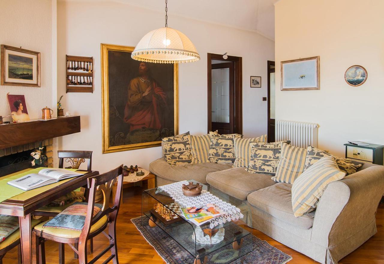 La Mansarda Delle Meraviglie B&B Superior Terst Exteriér fotografie