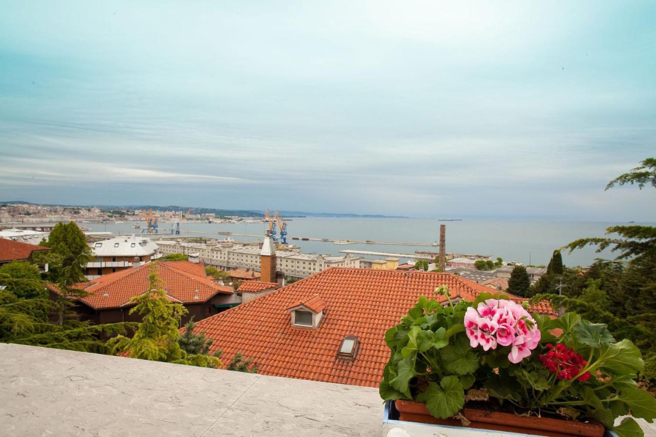 La Mansarda Delle Meraviglie B&B Superior Terst Exteriér fotografie