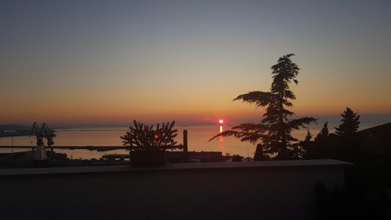 La Mansarda Delle Meraviglie B&B Superior Terst Exteriér fotografie